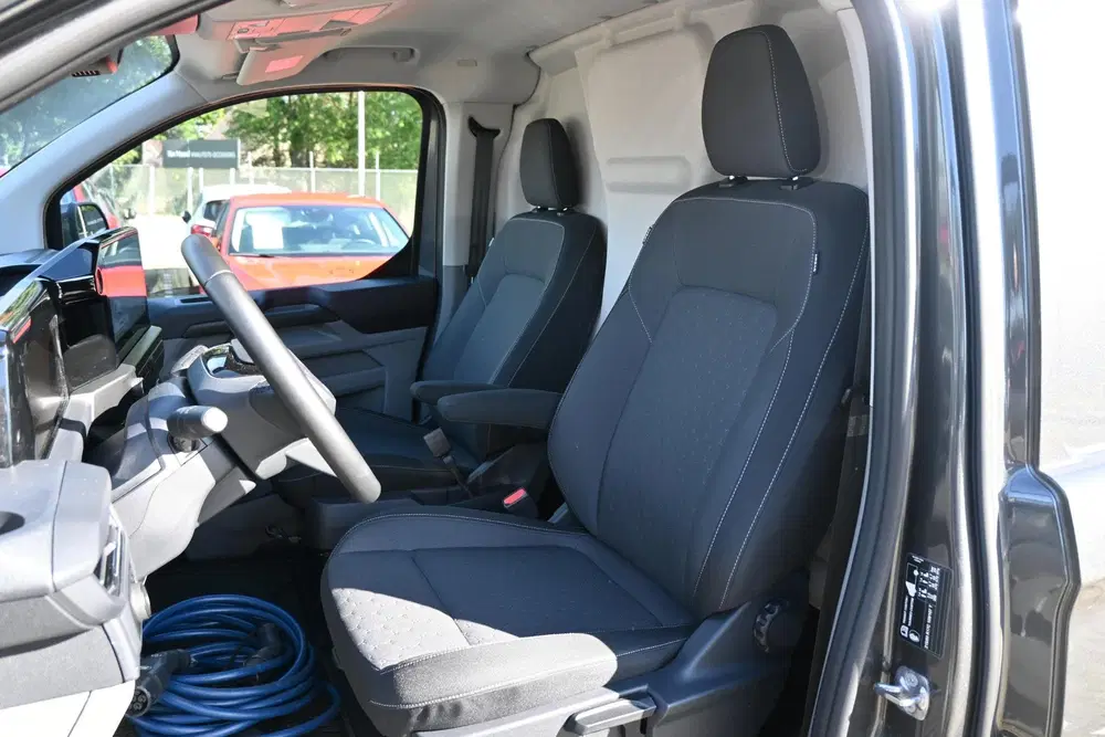 Ford Transit Custom 320 L2H1 Limited 65 kWh uit 2024, foto 14