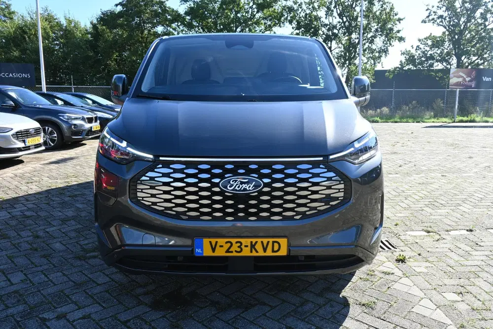 Ford Transit Custom 320 L2H1 Limited 65 kWh uit 2024, foto 4