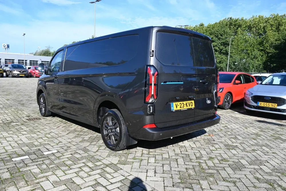Ford Transit Custom 320 L2H1 Limited 65 kWh uit 2024, foto 6