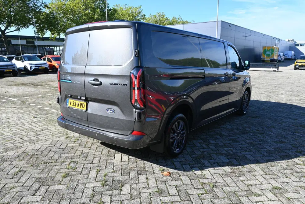 Ford Transit Custom 320 L2H1 Limited 65 kWh uit 2024, foto 7