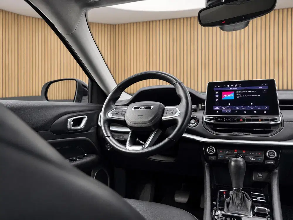 Jeep Compass 4xe 240 Plug-in Hybrid Electric New Upland uit 2022, foto 4