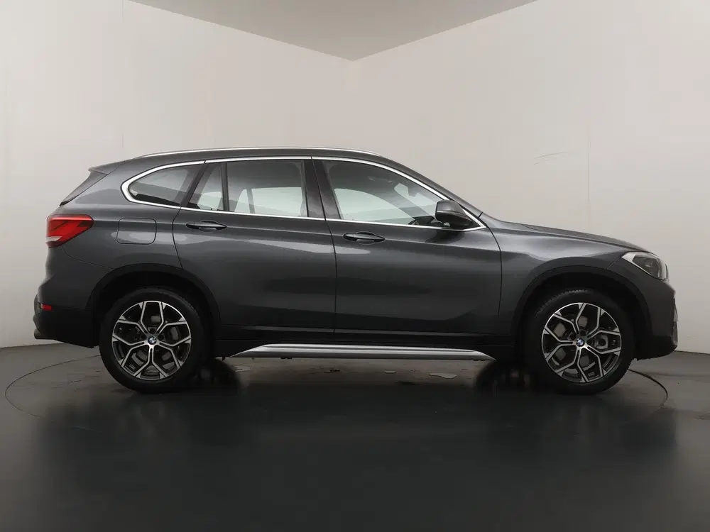 BMW X1 sDrive20i Executive Edition X Line uit 2019, foto 8