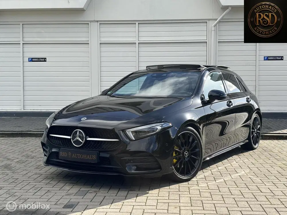 Mercedes-Benz A-Klasse Mercedes A-klasse 250 e AMG Limited Pano t uit 2021