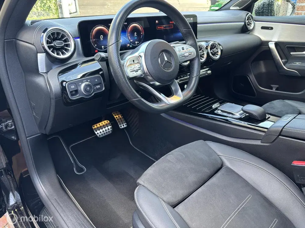Mercedes-Benz A-Klasse Mercedes A-klasse 250 e AMG Limited Pano t uit 2021, foto 12