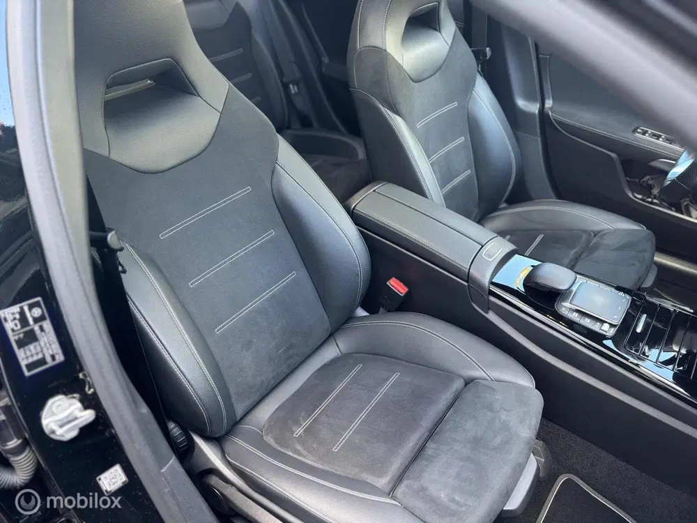 Mercedes-Benz A-Klasse Mercedes A-klasse 250 e AMG Limited Pano t uit 2021, foto 14