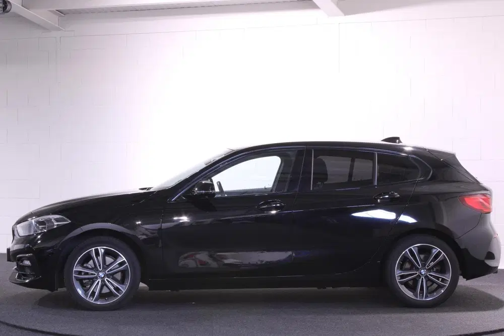 BMW 1-serie 118i Sport uit 2021, foto 5