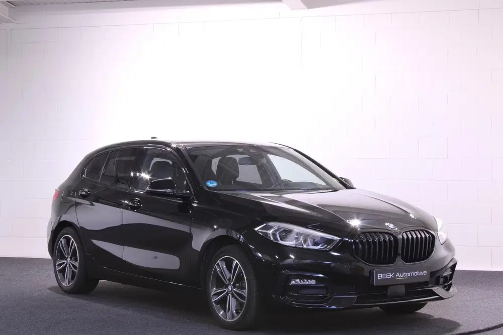 BMW 1-serie 118i Sport uit 2021, foto 6
