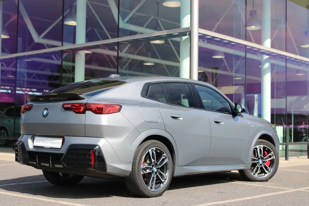 BMW iX2 xDrive30 M Sport uit 2025, foto 5
