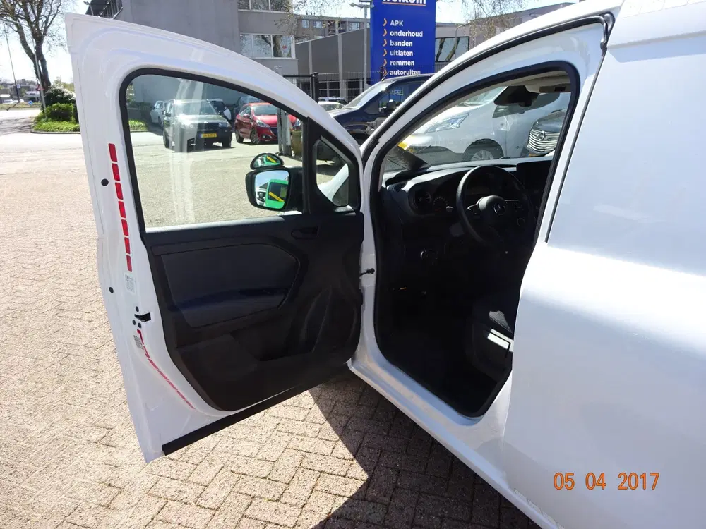 Mercedes-Benz Citan 108 CDI L1 Pro MBUX AIRCO CRUISE CONTROL uit 2022, foto 11