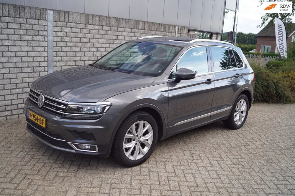 Volkswagen Tiguan 1.5 TSI ACT Highline Autom Panodak Alcanta uit 2019