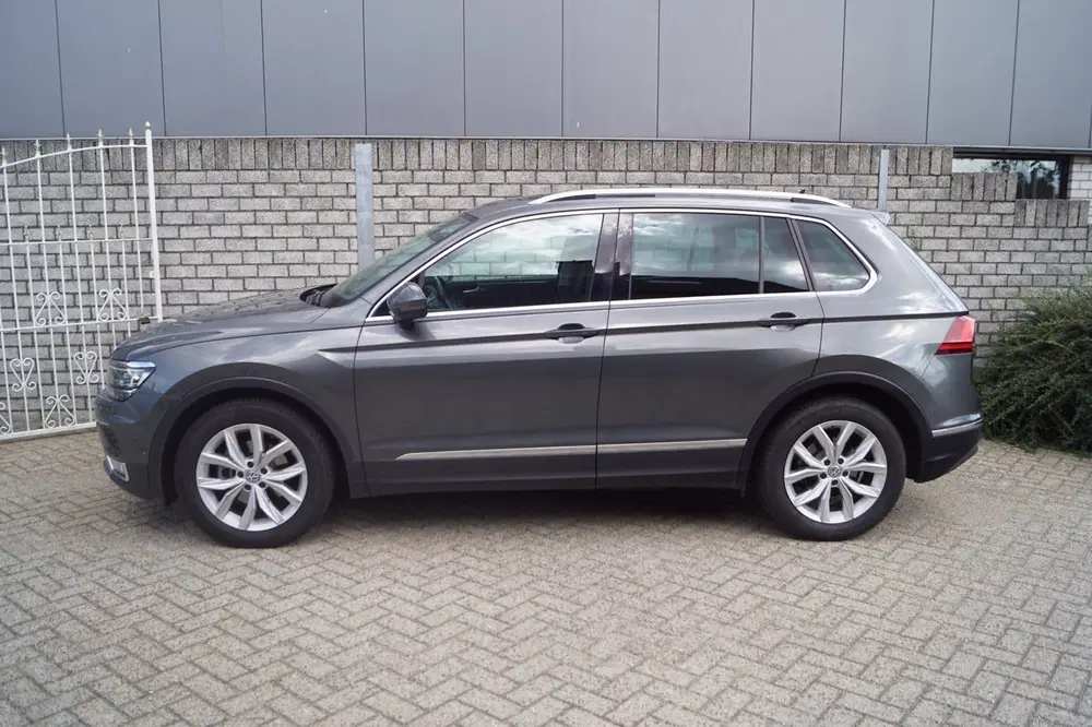 Volkswagen Tiguan 1.5 TSI ACT Highline Autom Panodak Alcanta uit 2019, foto 2