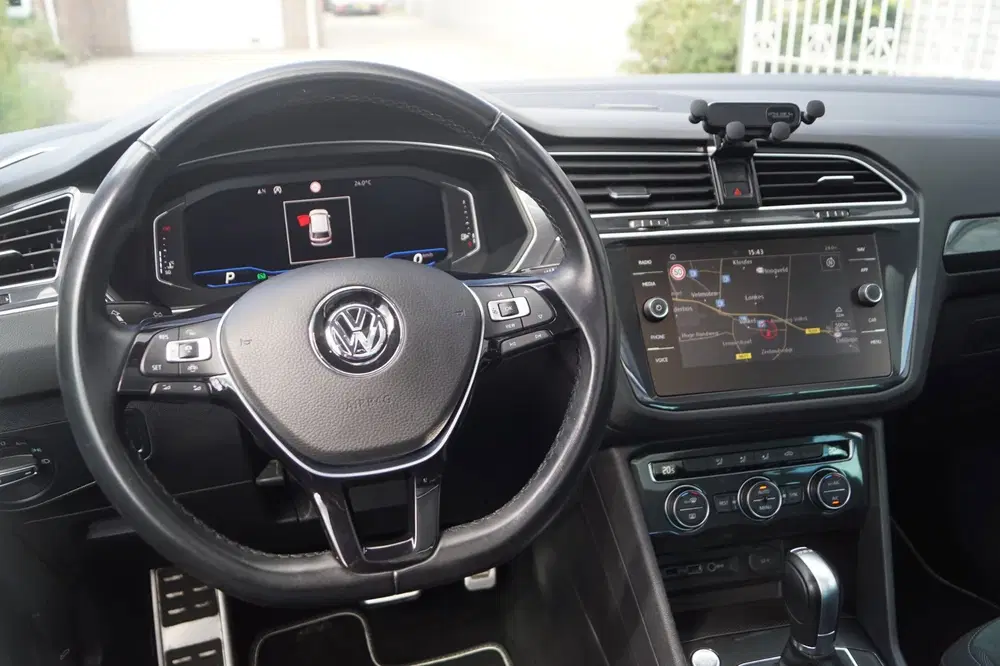 Volkswagen Tiguan 1.5 TSI ACT Highline Autom Panodak Alcanta uit 2019, foto 9