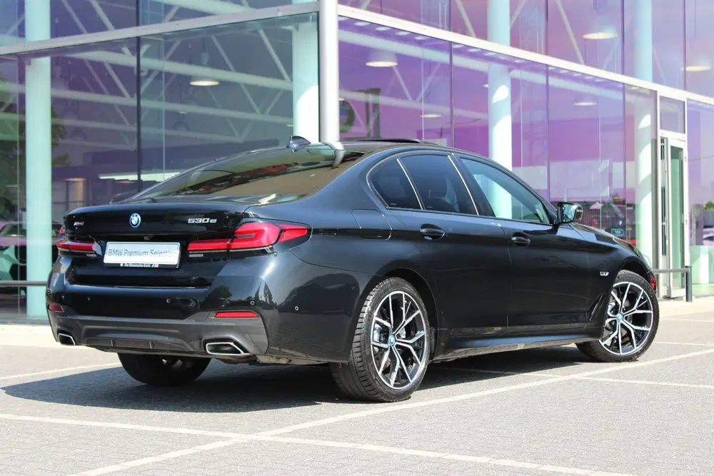BMW 5-serie 530e xDrive Automaat uit 2023, foto 3