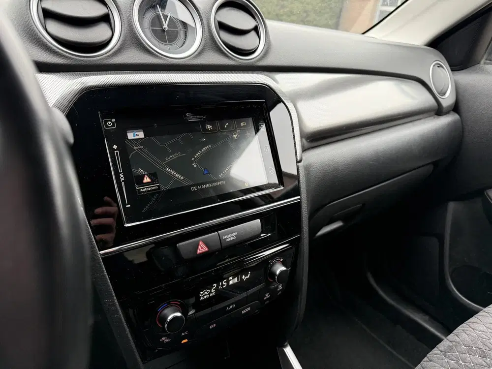 Suzuki Vitara 1.4 Boosterjet Style Smart Hybrid + NAVI + uit 2021, foto 8