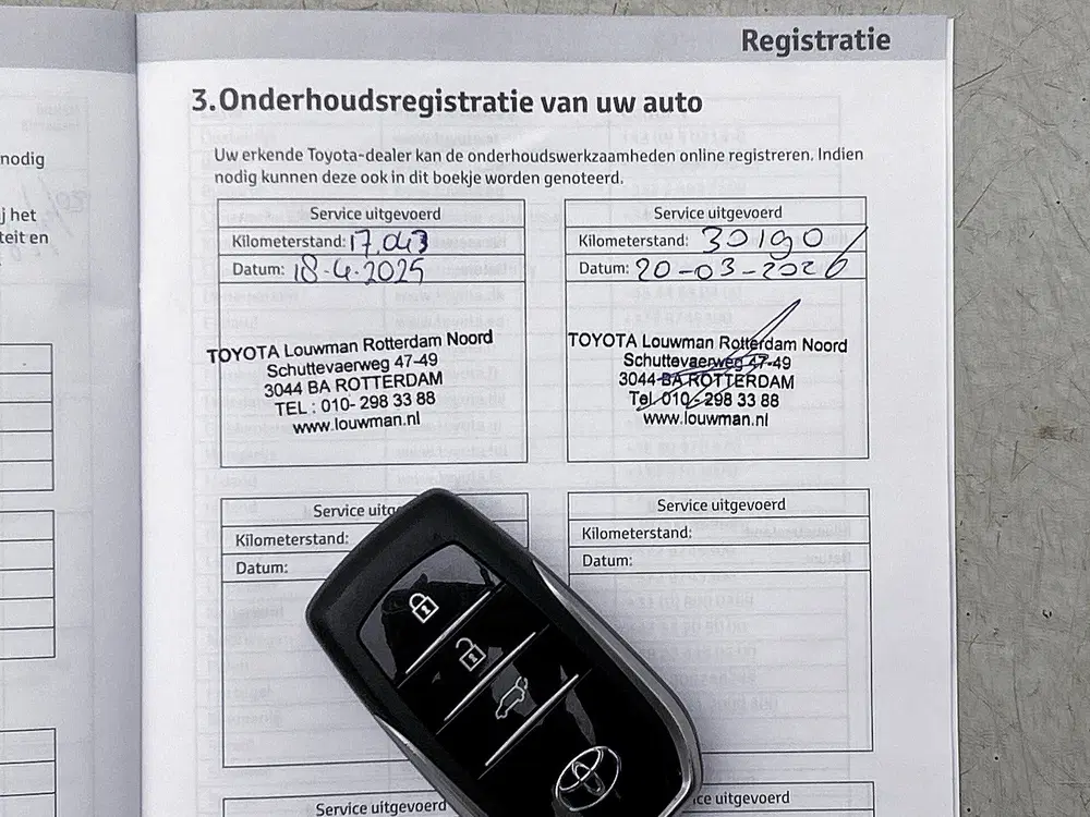 Toyota C-HR 2.0 Plug-in Hybrid 220 Première Edition uit 2024, foto 8