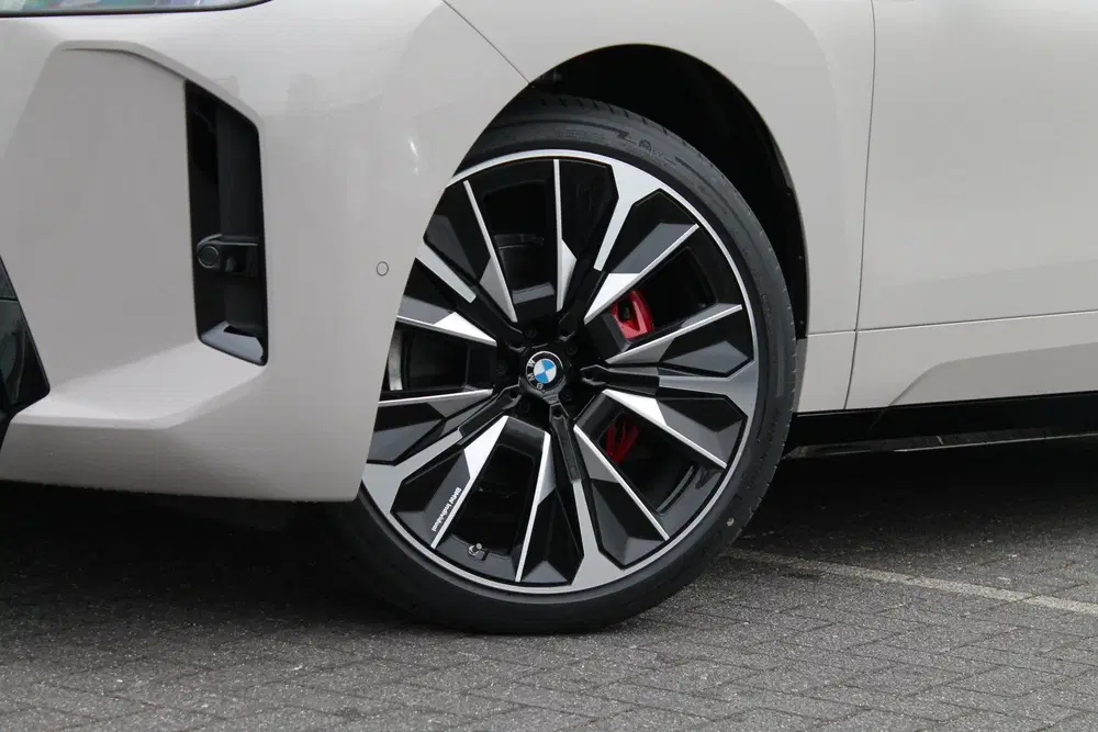 BMW iX xDrive60 M Sport uit 2026, foto 8
