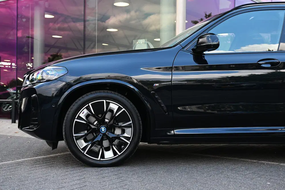 BMW iX3 High Executive uit 2025, foto 7