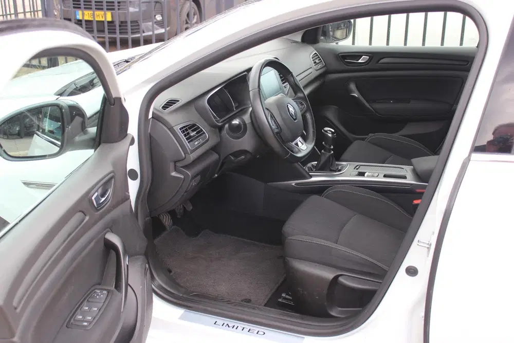 Renault Megane 1.5 dCi Grijs kenteken uit 2019, foto 3