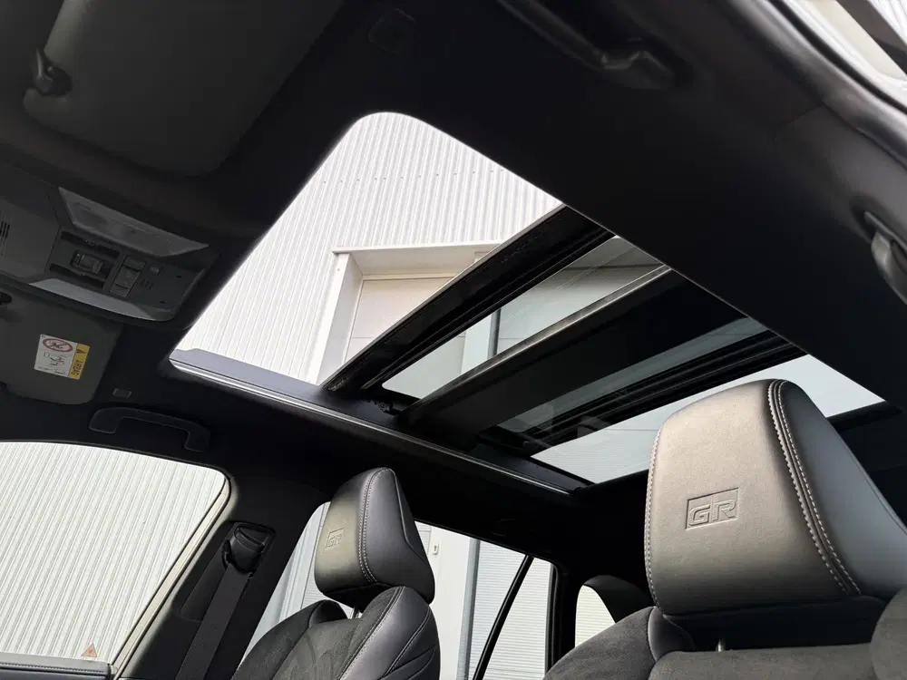 Toyota RAV 4 2.5 Plug-in Hybrid AWD GR SPORT uit 2024, foto 13