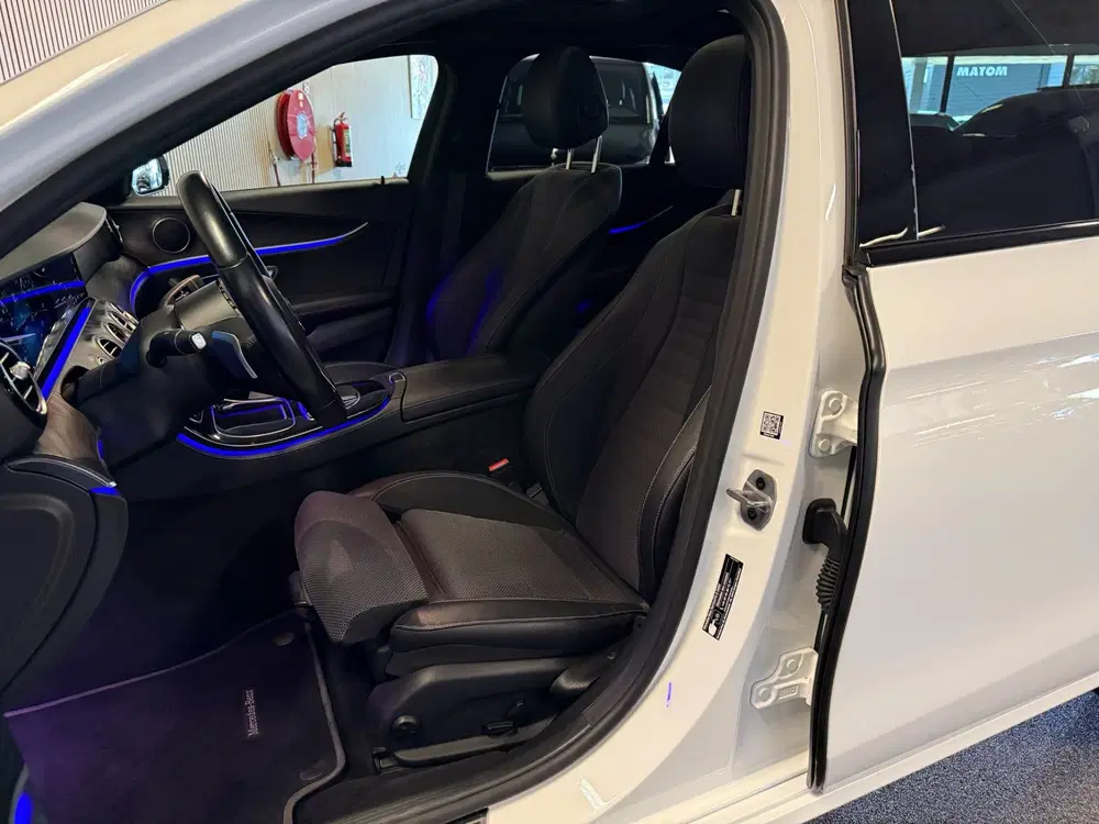 Mercedes-Benz E-Klasse 300e 4-Matic Avantgarde-PANORAMA-NIGH uit 2021, foto 12