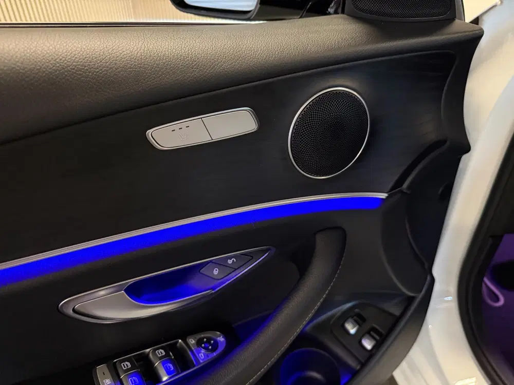 Mercedes-Benz E-Klasse 300e 4-Matic Avantgarde-PANORAMA-NIGH uit 2021, foto 14