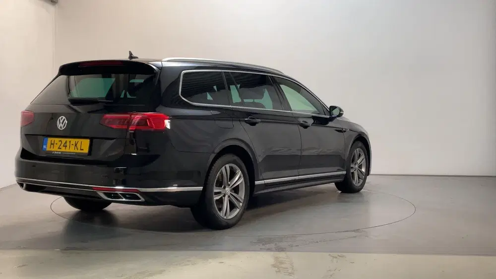 Volkswagen Passat 1.5 TSI 150pk DSG Elegance Busines uit 2020, foto 3