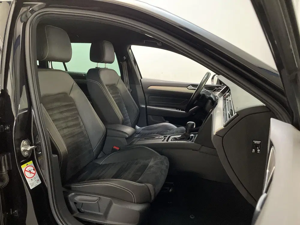 Volkswagen Passat 1.5 TSI 150pk DSG Elegance Busines uit 2020, foto 5