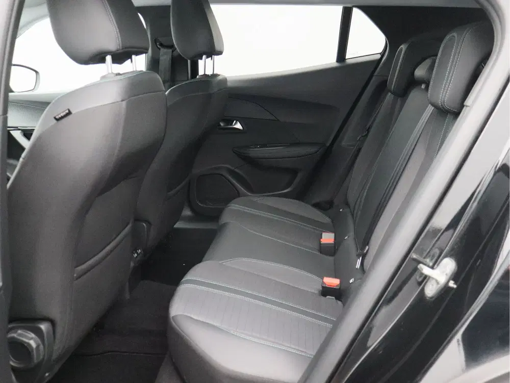 Peugeot 2008 1.2 PureTech Allure uit 2022, foto 11