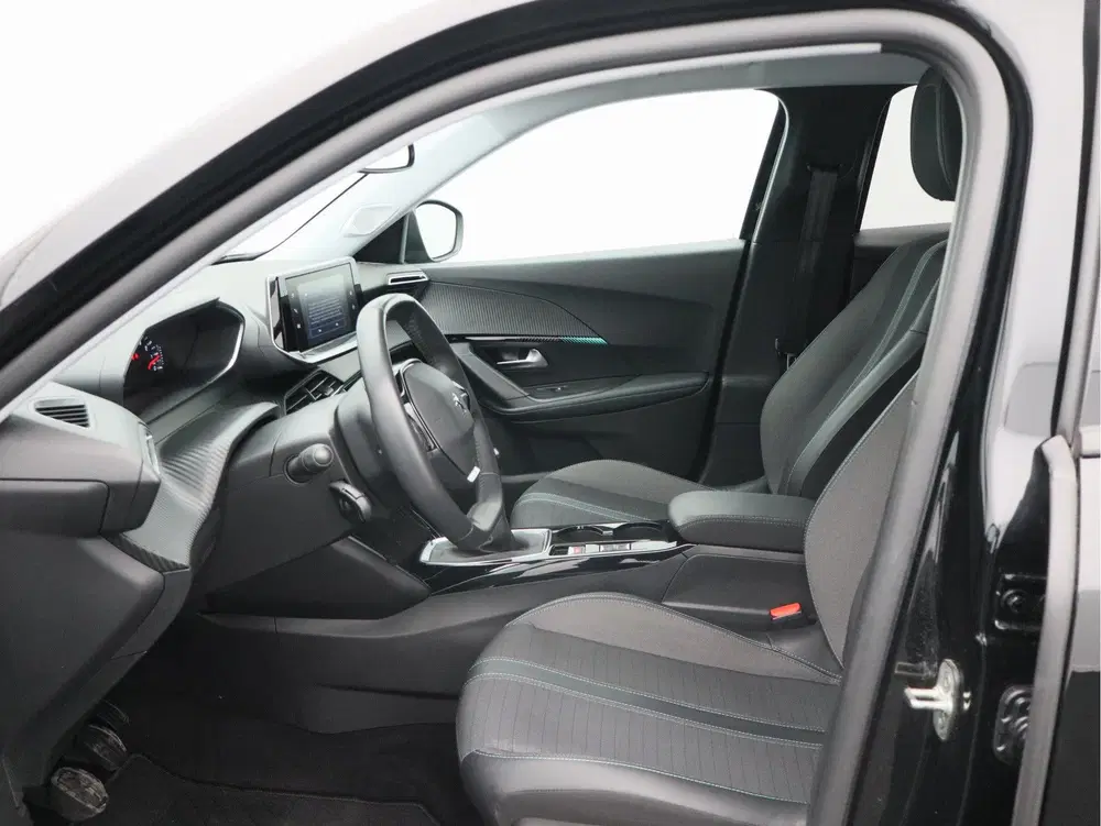 Peugeot 2008 1.2 PureTech Allure uit 2022, foto 5