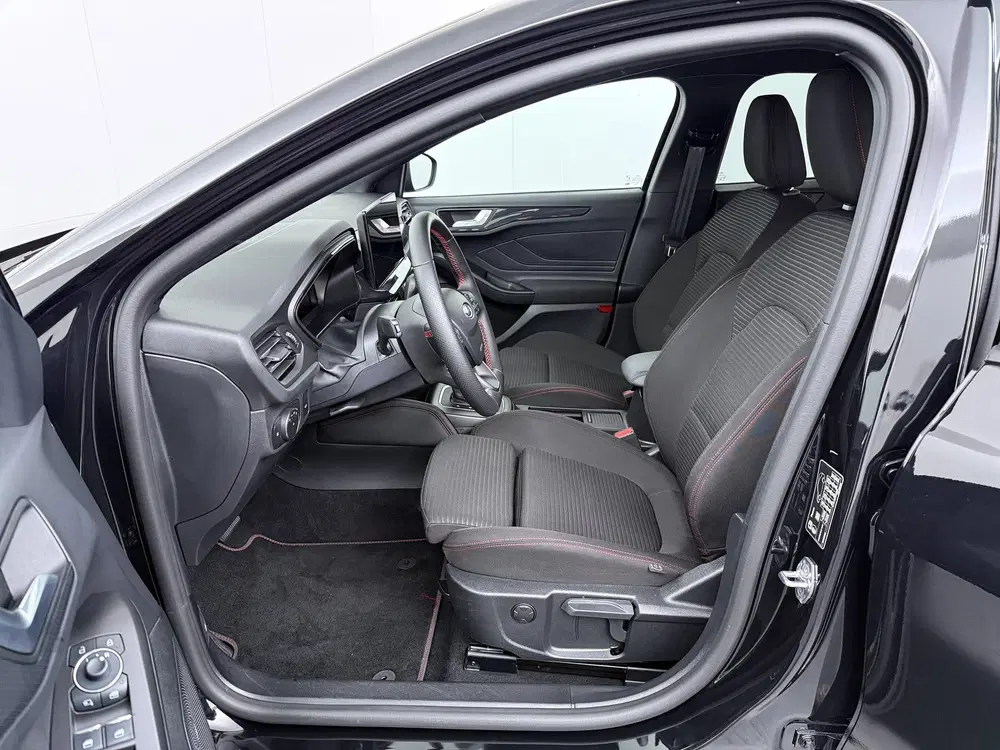 Ford Focus EcoBoost Hybrid 155 pk ST-Line X uit 2025, foto 11