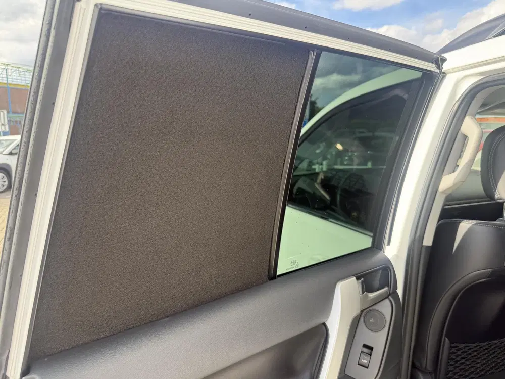 Toyota Land Cruiser 2.8 D-4D-F Professional Window Van Grijs uit 2024, foto 6