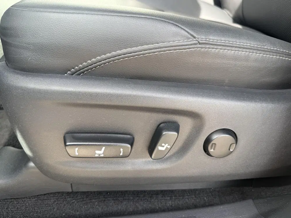 Toyota Land Cruiser 2.8 D-4D-F Professional Window Van Grijs uit 2024, foto 9