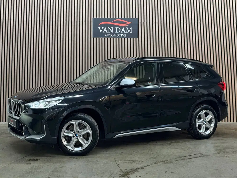 BMW X1 SDrive20i Mild-Hybrid xLine 2024 LEDER NAV uit 2024