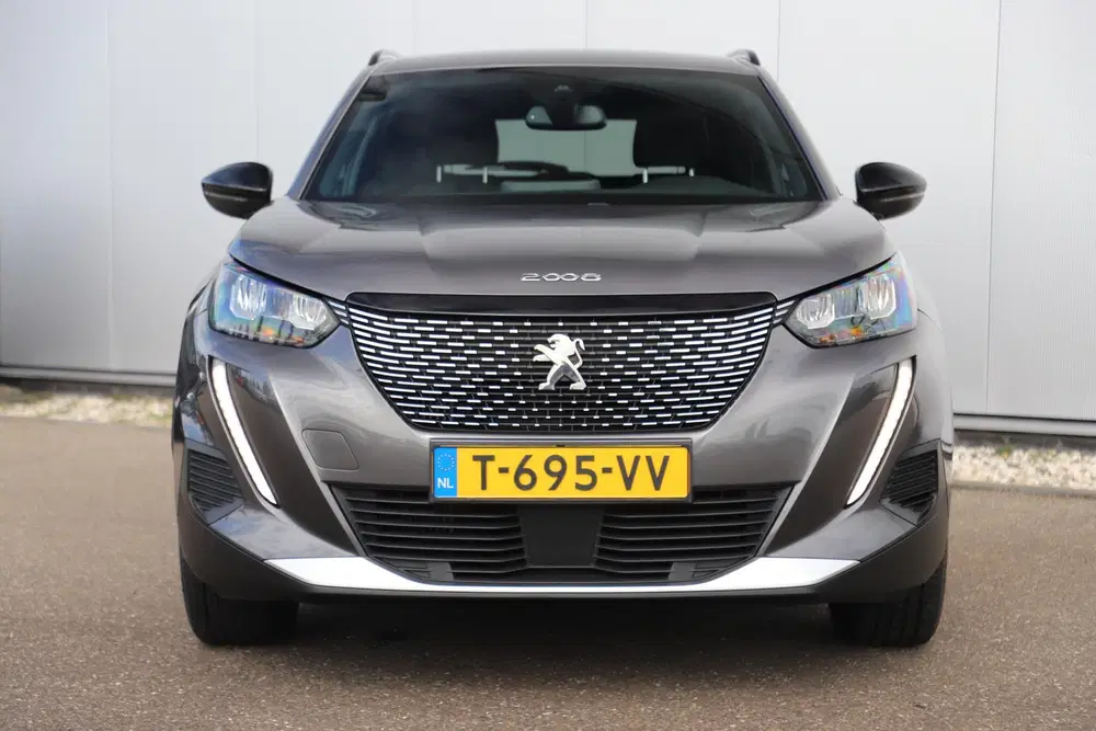 Peugeot 2008 1.2 PureTech Allure 102PK Half Leder Navig uit 2023, foto 2