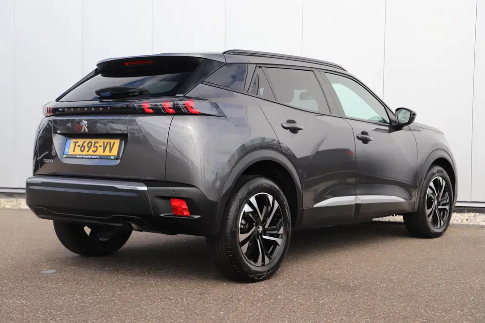Peugeot 2008 1.2 PureTech Allure 102PK Half Leder Navig uit 2023, foto 4