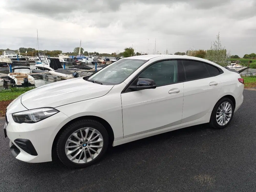 BMW 2-serie 218i 140pk Aut 2020 Wit uit 2020