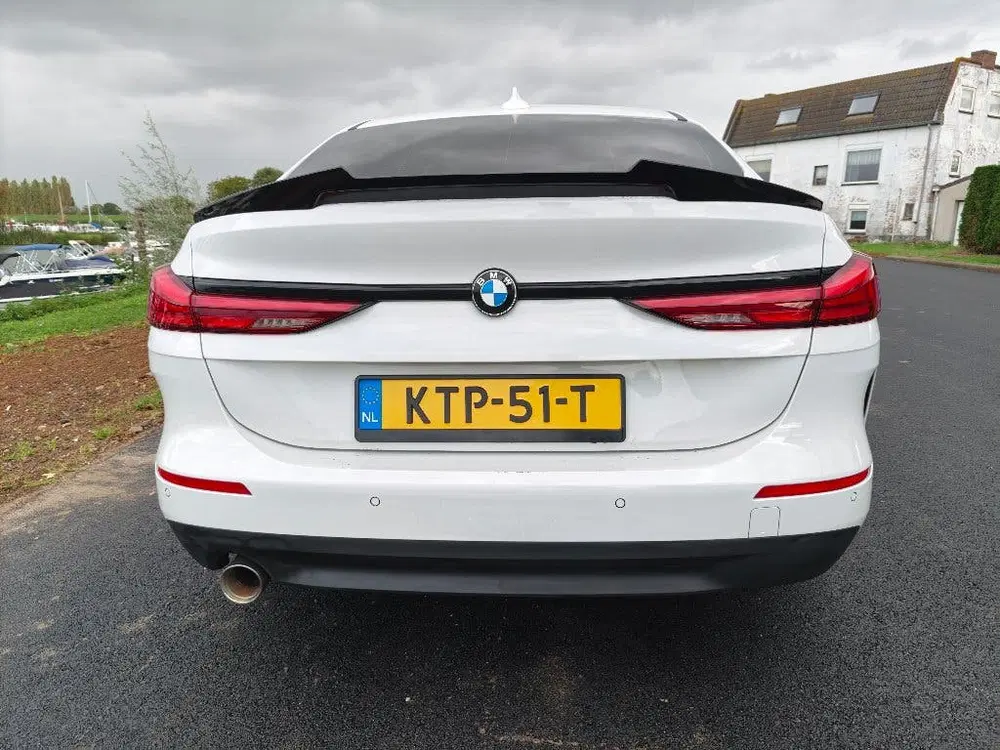 BMW 2-serie 218i 140pk Aut 2020 Wit uit 2020, foto 2