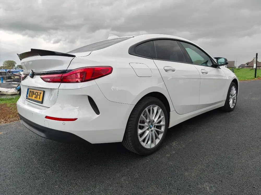 BMW 2-serie 218i 140pk Aut 2020 Wit uit 2020, foto 3