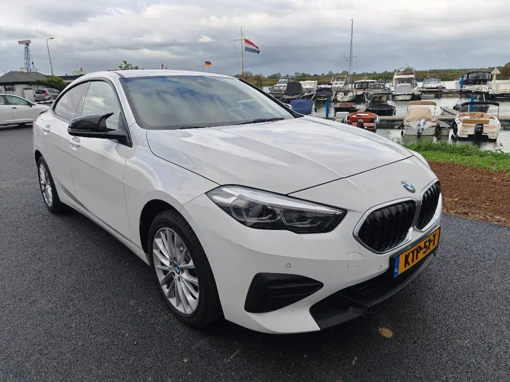 BMW 2-serie 218i 140pk Aut 2020 Wit uit 2020, foto 4