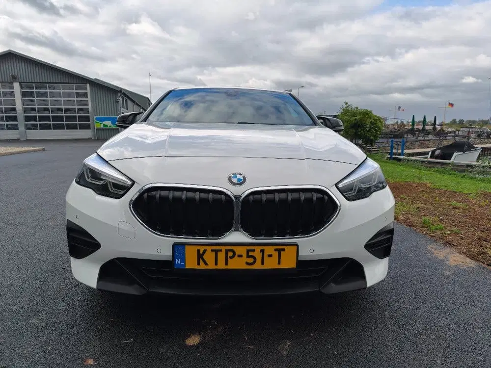 BMW 2-serie 218i 140pk Aut 2020 Wit uit 2020, foto 5