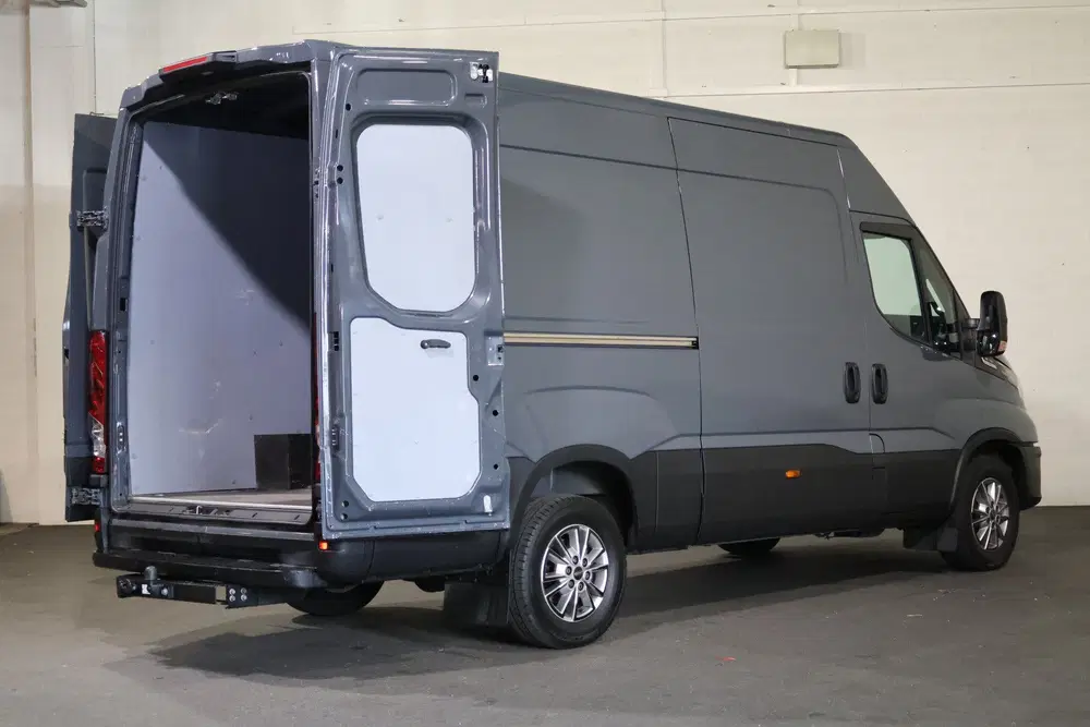 Iveco Daily 35S18 L2 H2 Automaat Airco Navigatie 3.5T uit 2024, foto 10