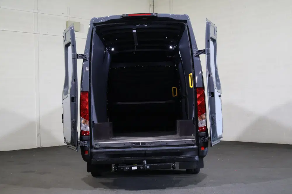 Iveco Daily 35S18 L2 H2 Automaat Airco Navigatie 3.5T uit 2024, foto 11