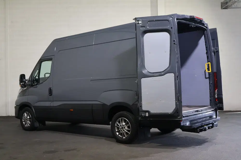 Iveco Daily 35S18 L2 H2 Automaat Airco Navigatie 3.5T uit 2024, foto 12