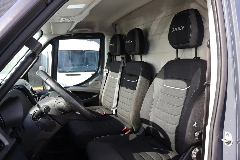Iveco Daily 35S18 L2 H2 Automaat Airco Navigatie 3.5T uit 2024, foto 2