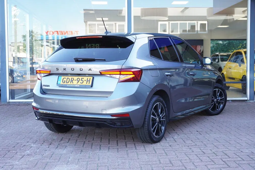 Skoda Fabia 1.0 TSI Monte Carlo uit 2024, foto 4