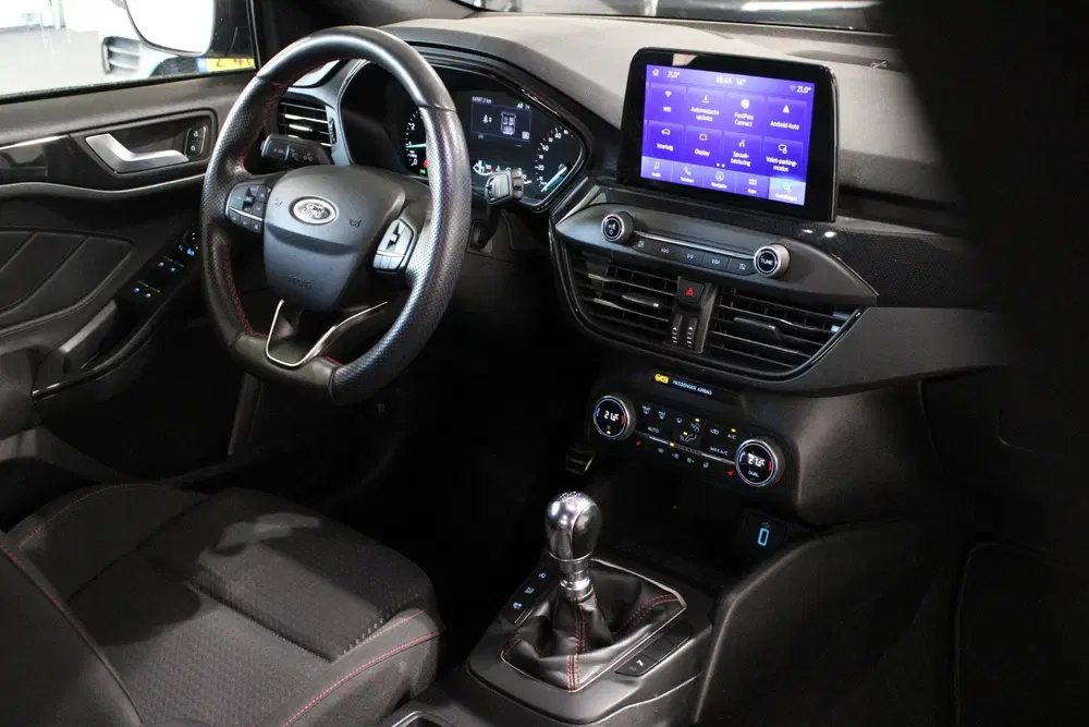 Ford Focus 1.0 EcoBoost ST Line uit 2019, foto 2