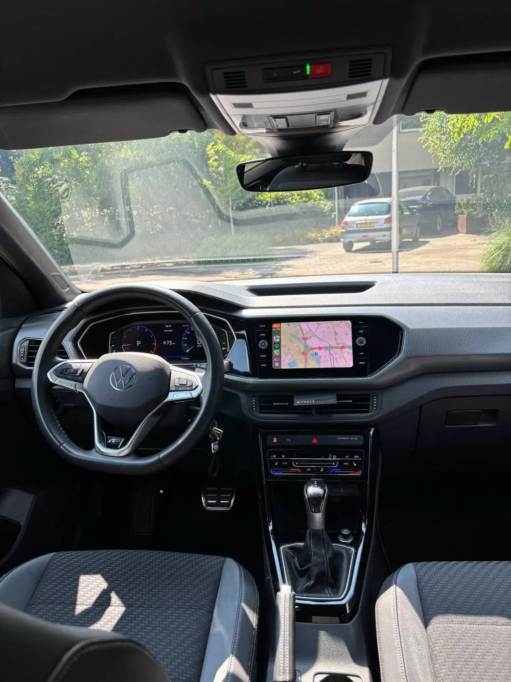 Volkswagen T-Cross 1.5 TSI 150pk 7-DSG 2022 Zwart uit 2022, foto 10