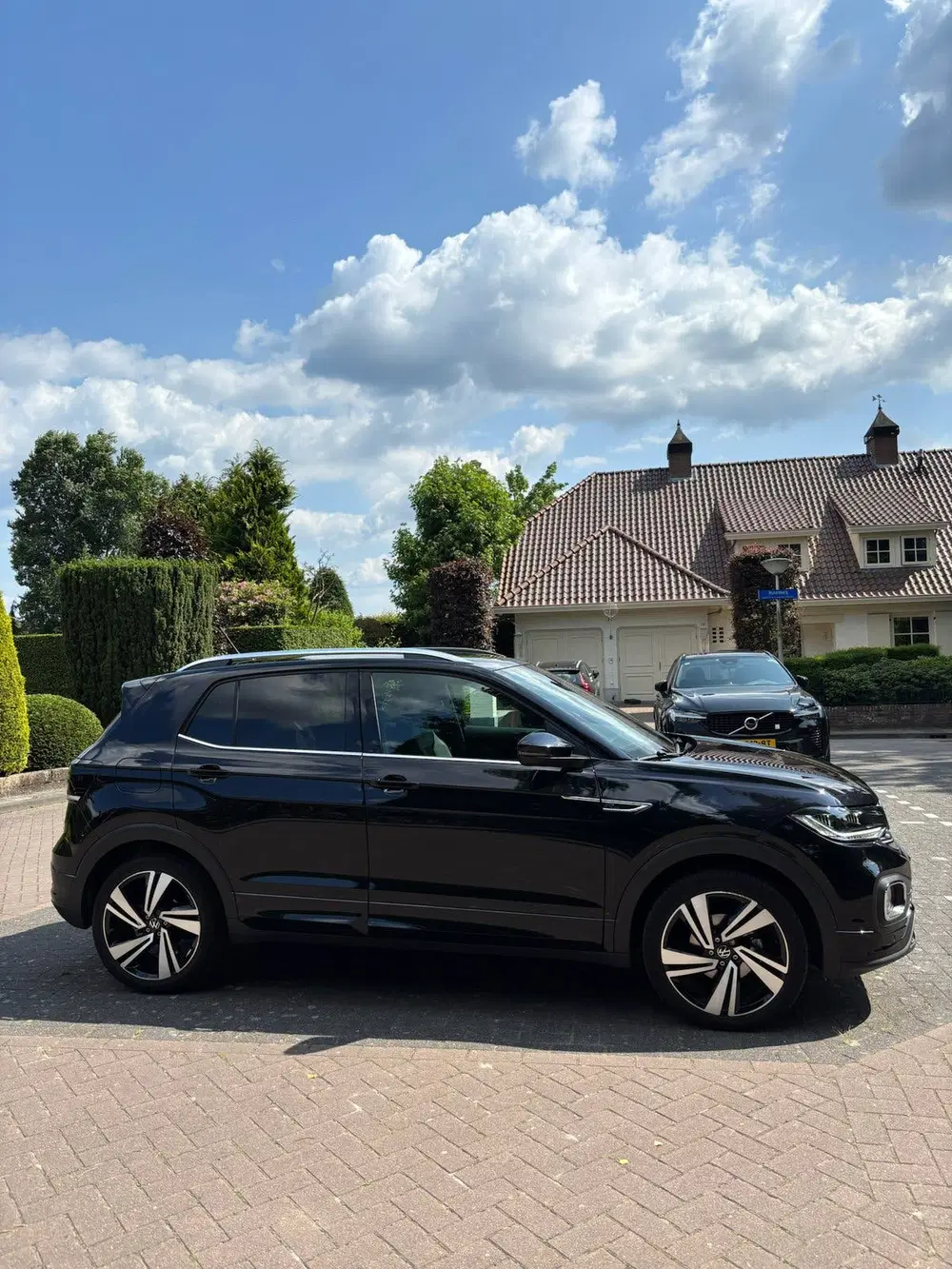 Volkswagen T-Cross 1.5 TSI 150pk 7-DSG 2022 Zwart uit 2022, foto 2