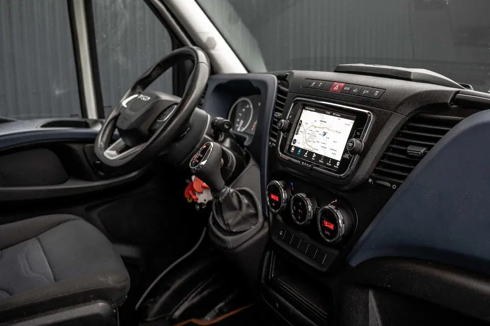 Iveco Daily 35C18 uit 2021, foto 2