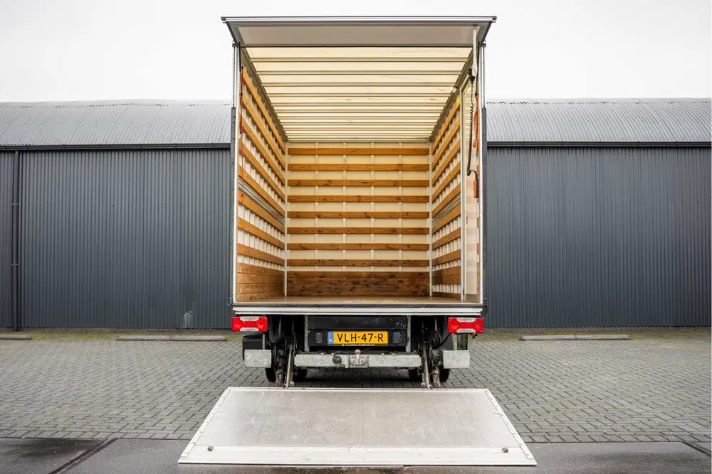 Iveco Daily 35C18 uit 2021, foto 8